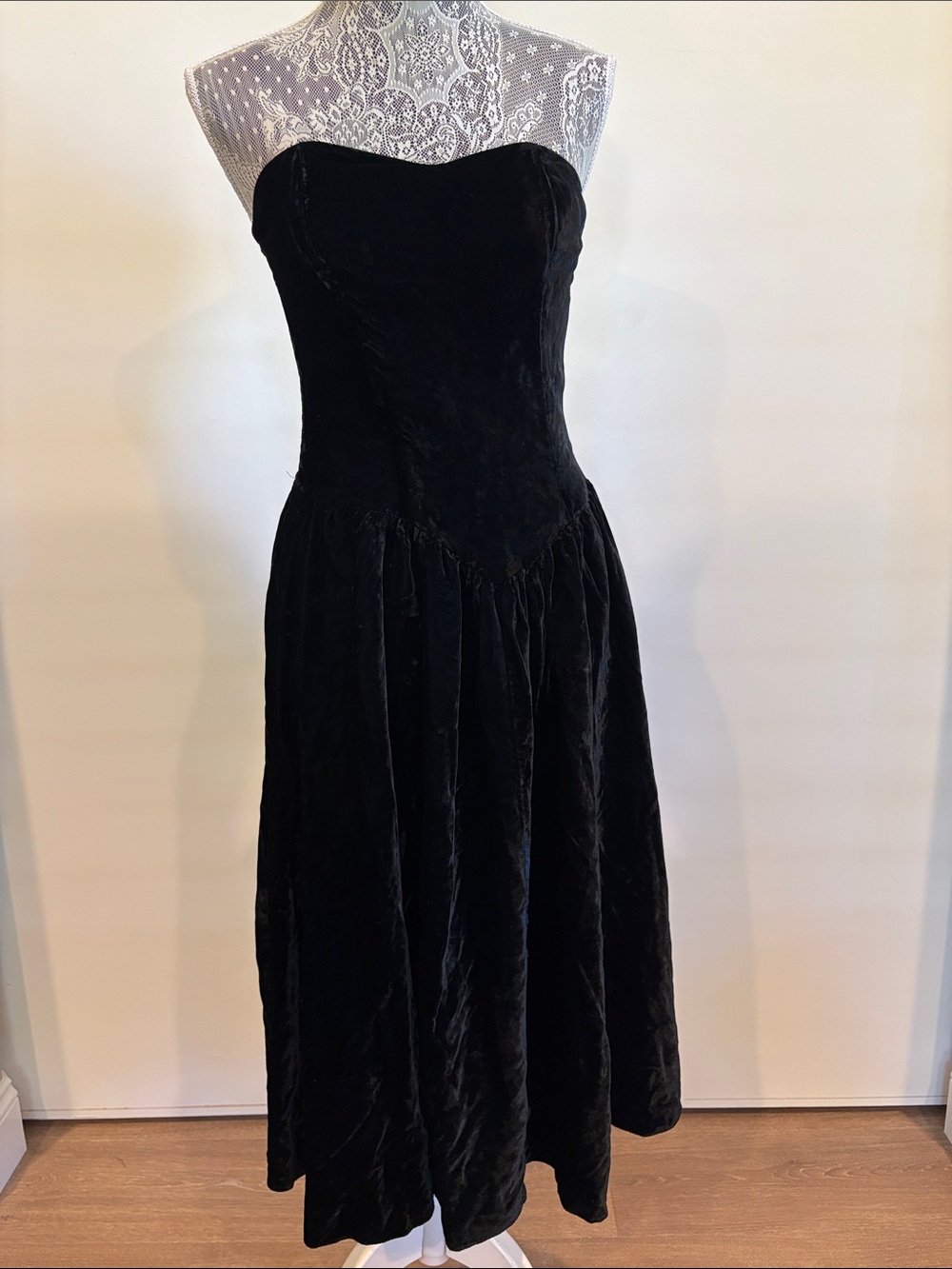 80’s Vintage Positively Ellyn Crushed Velvet Strapless Midi Dress Workers Union